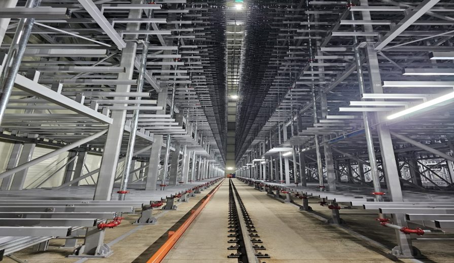 자동 창고 내부